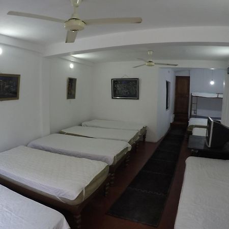 Hotel Sunray Канди Екстериор снимка