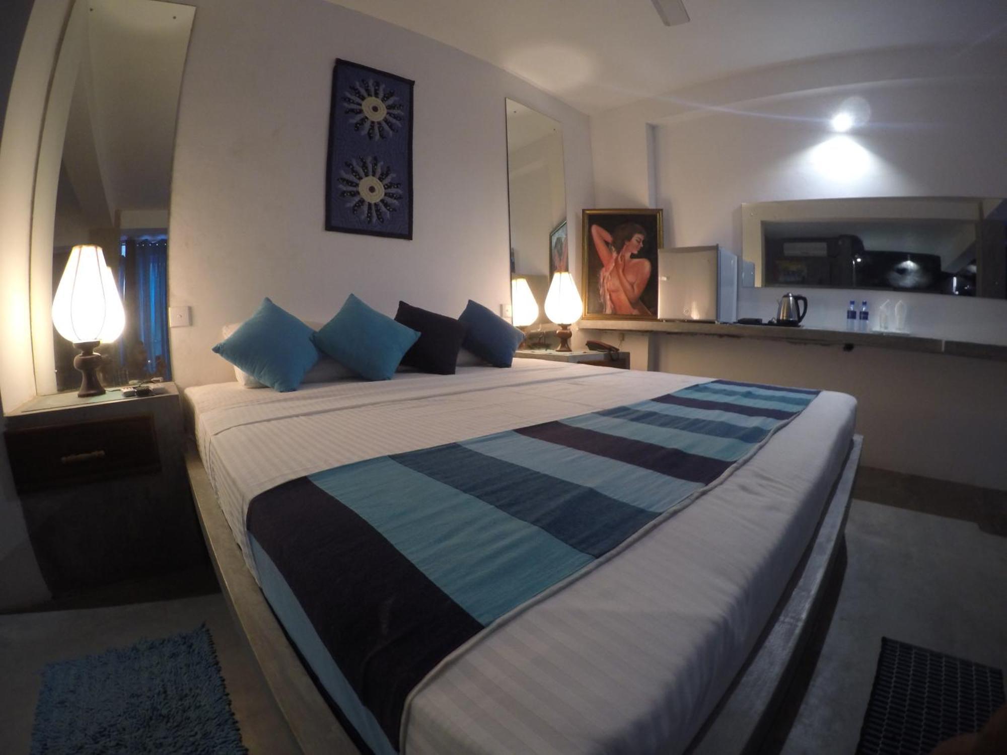Hotel Sunray Канди Екстериор снимка