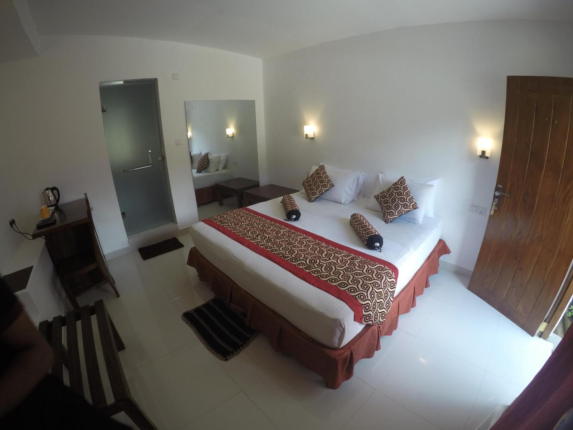 Hotel Sunray Канди Екстериор снимка