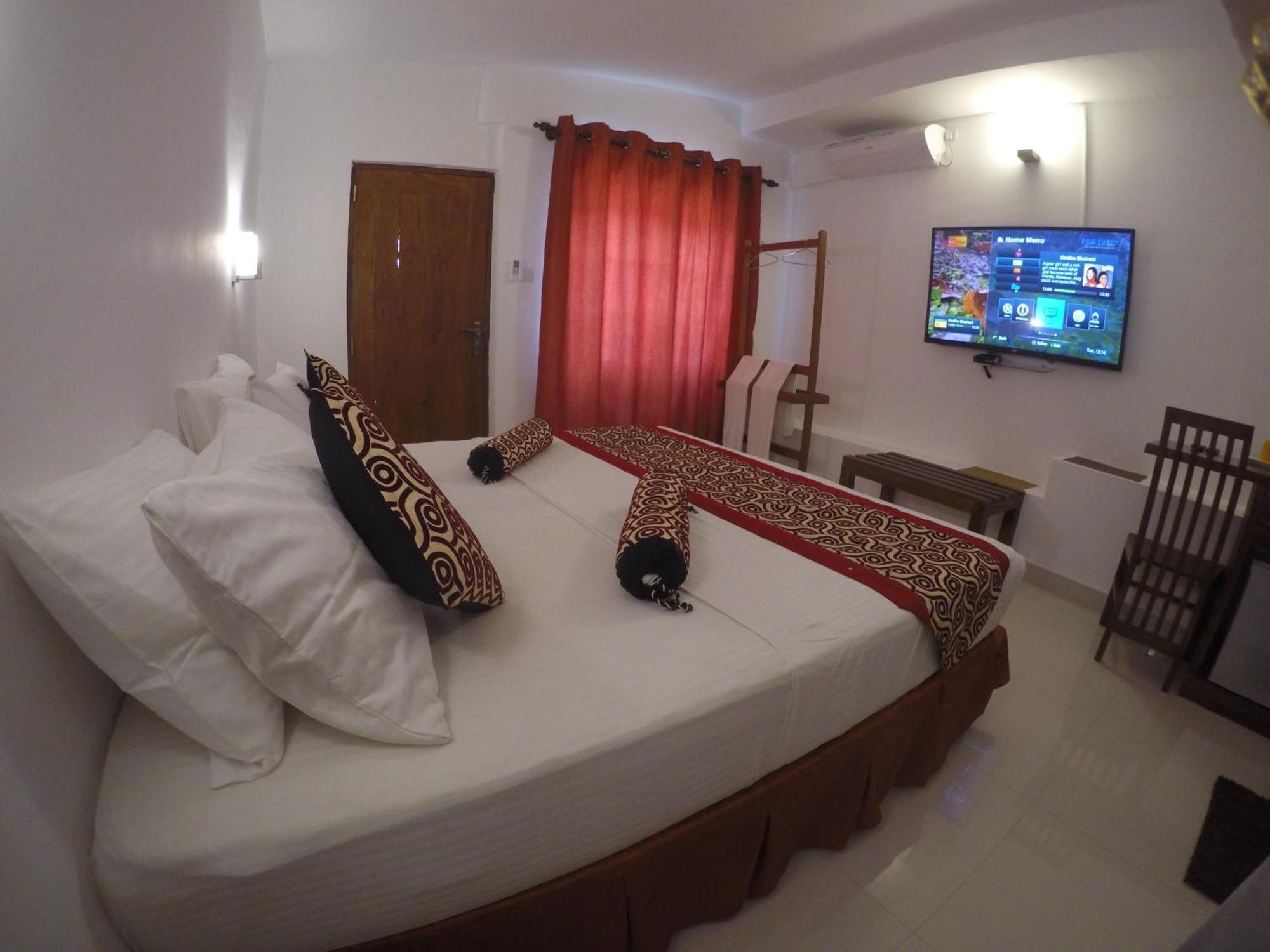 Hotel Sunray Канди Екстериор снимка