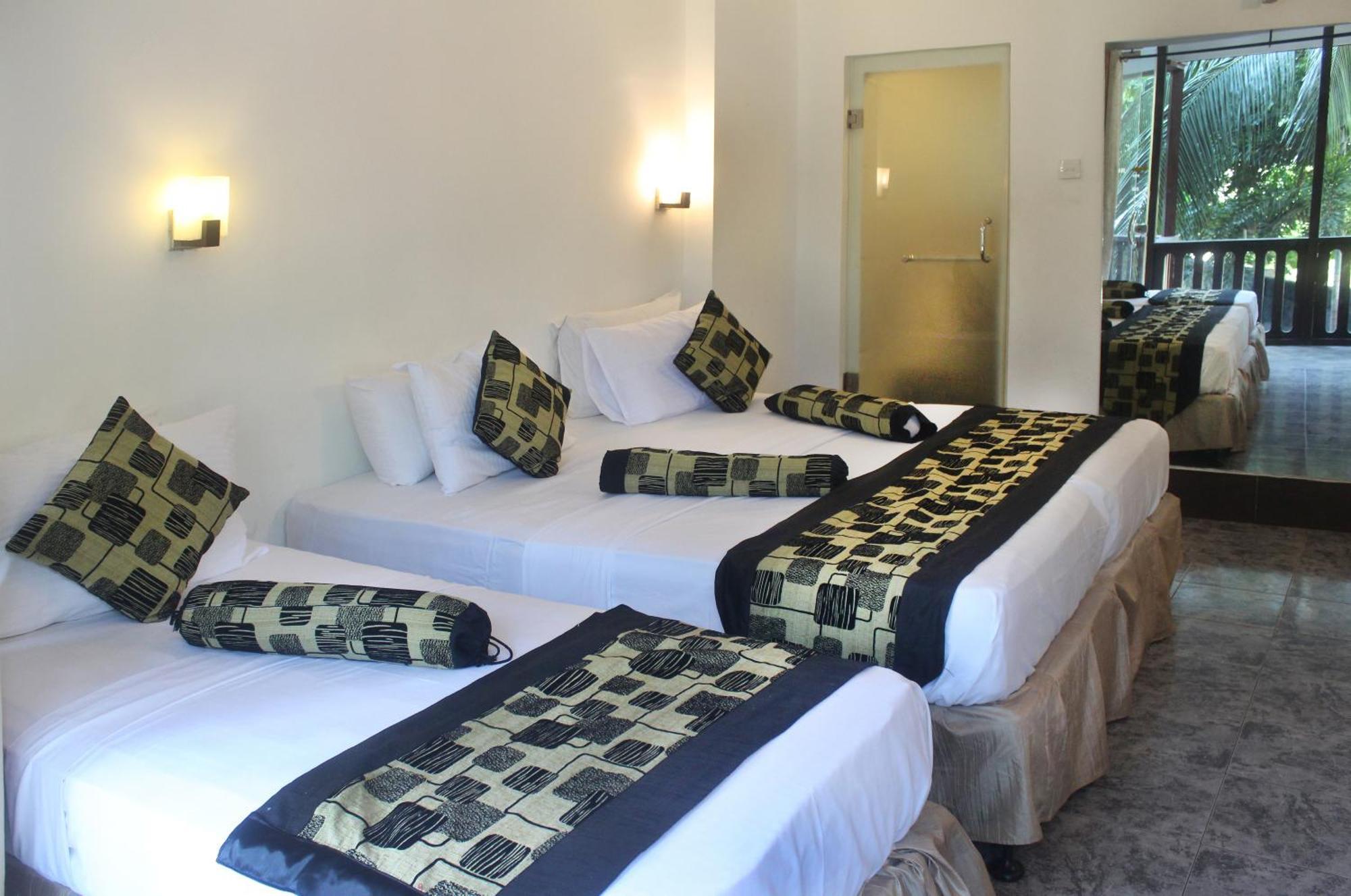 Hotel Sunray Канди Екстериор снимка
