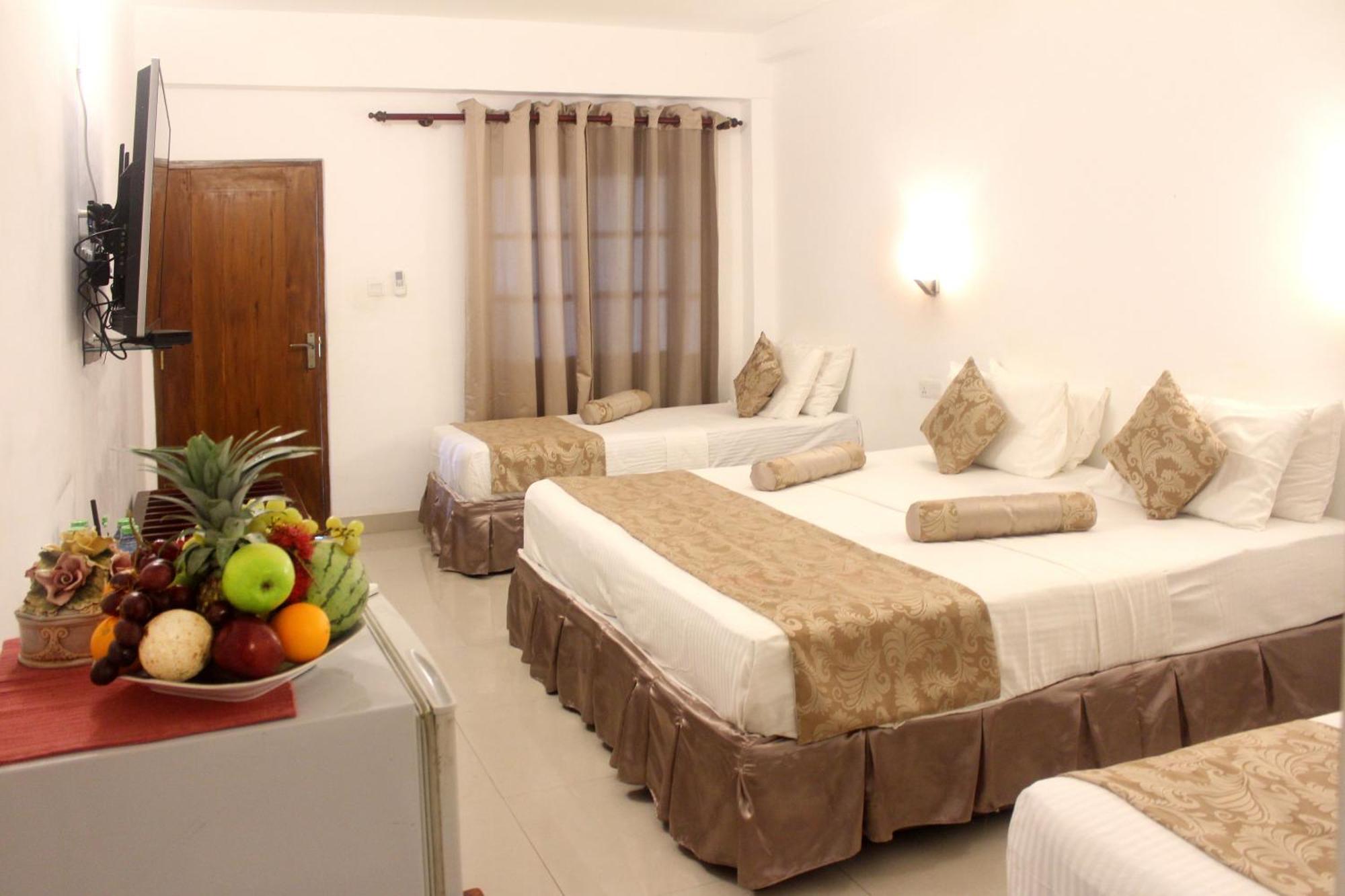 Hotel Sunray Канди Екстериор снимка