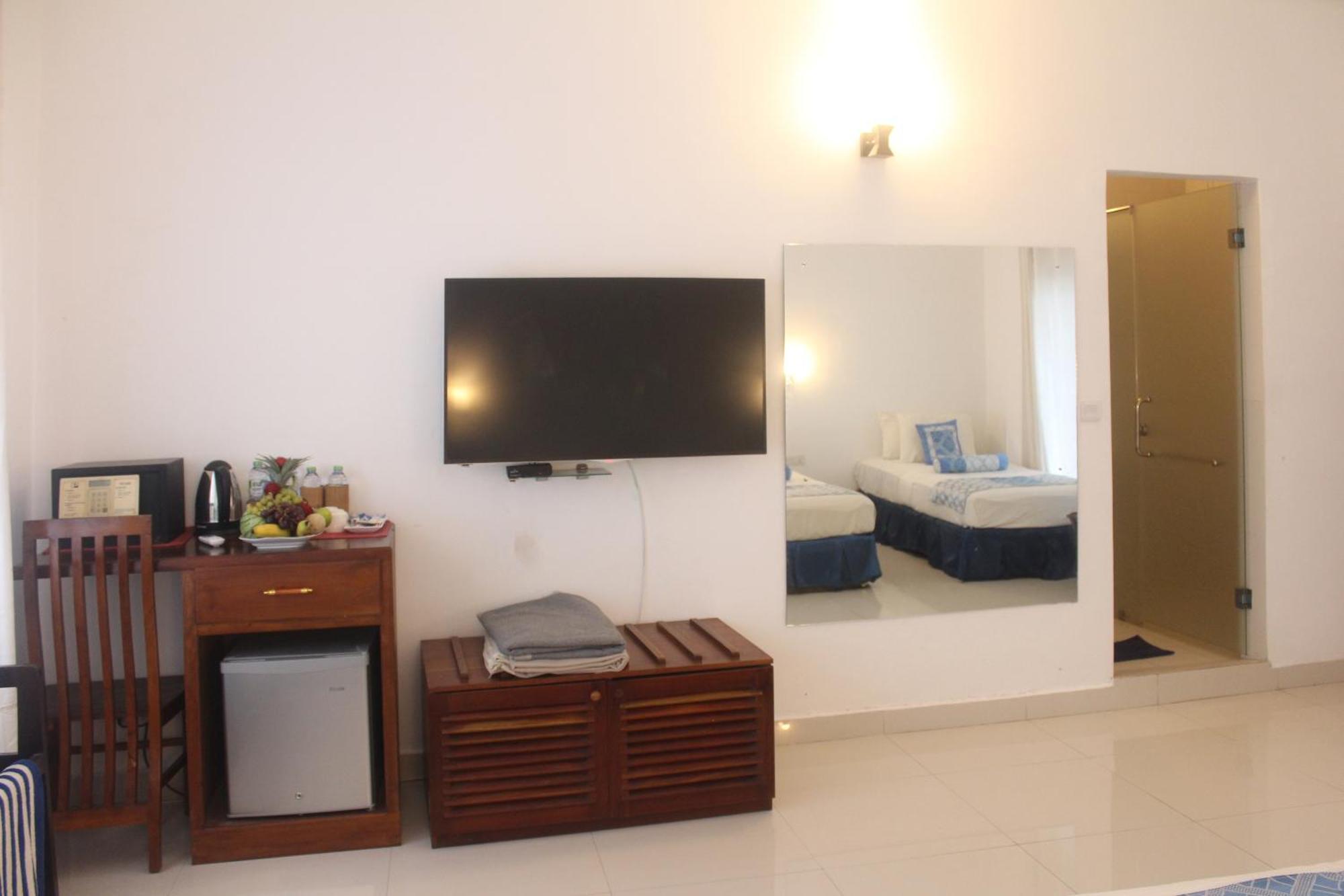 Hotel Sunray Канди Екстериор снимка