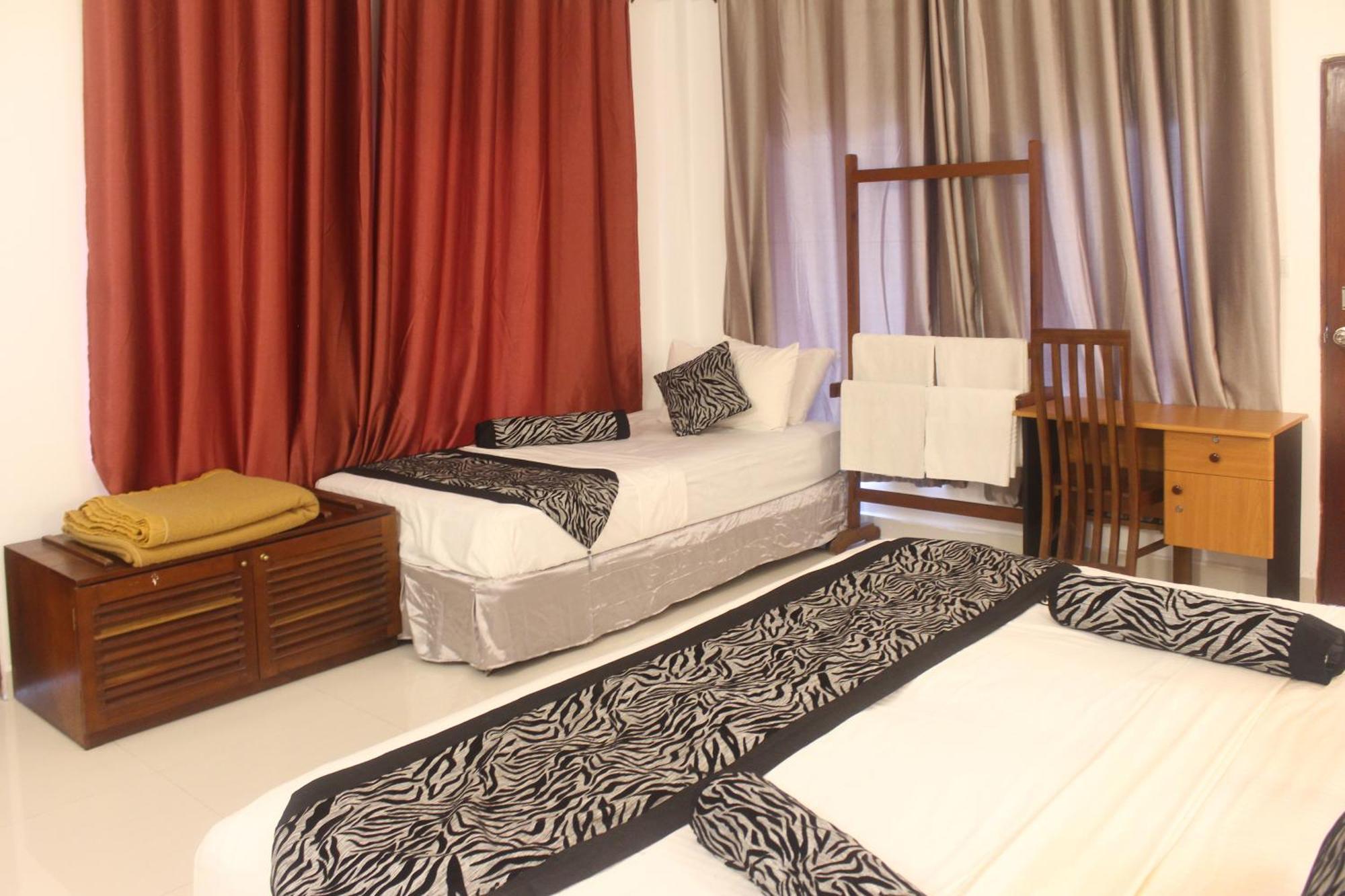 Hotel Sunray Канди Екстериор снимка