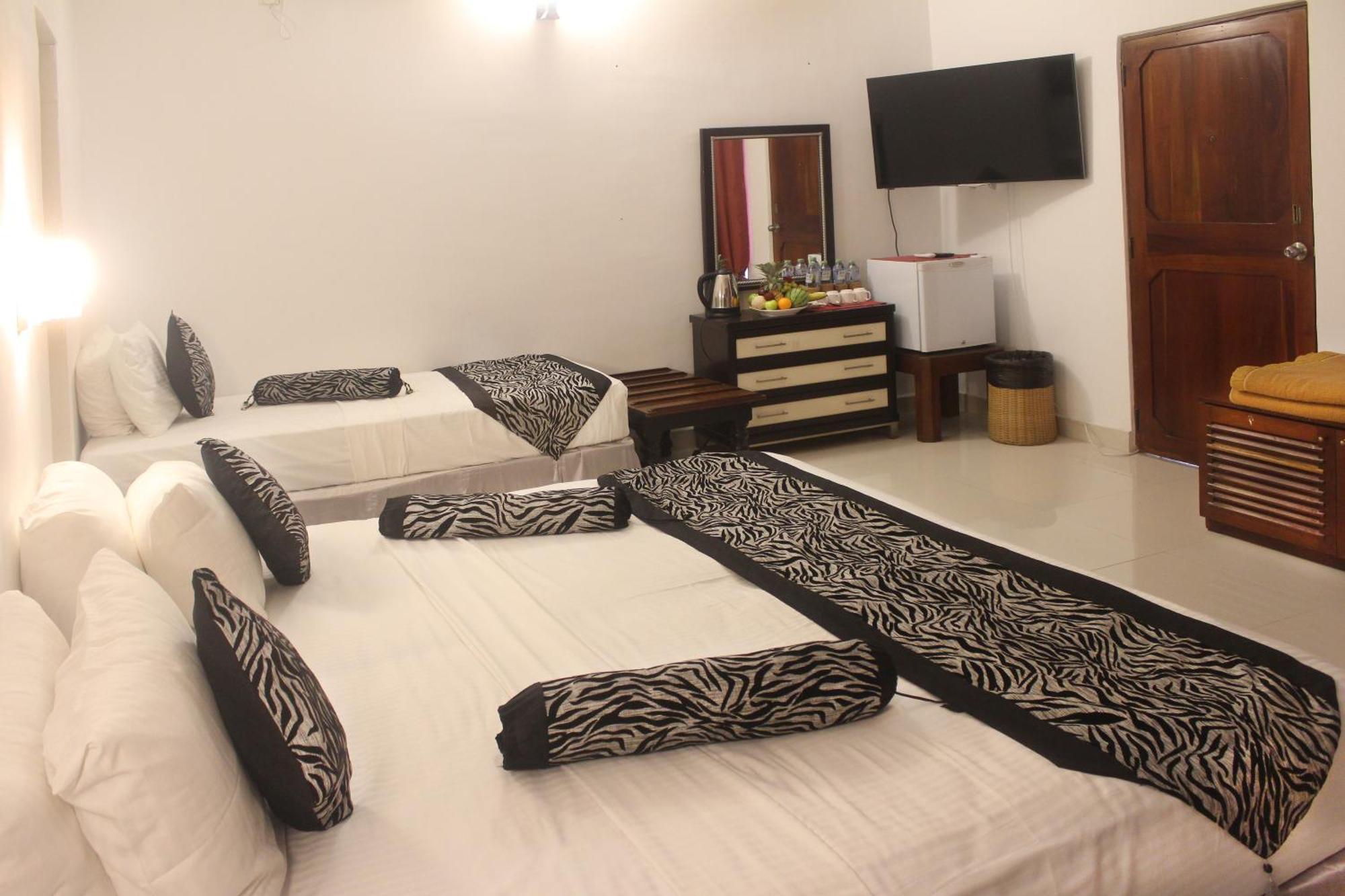 Hotel Sunray Канди Екстериор снимка