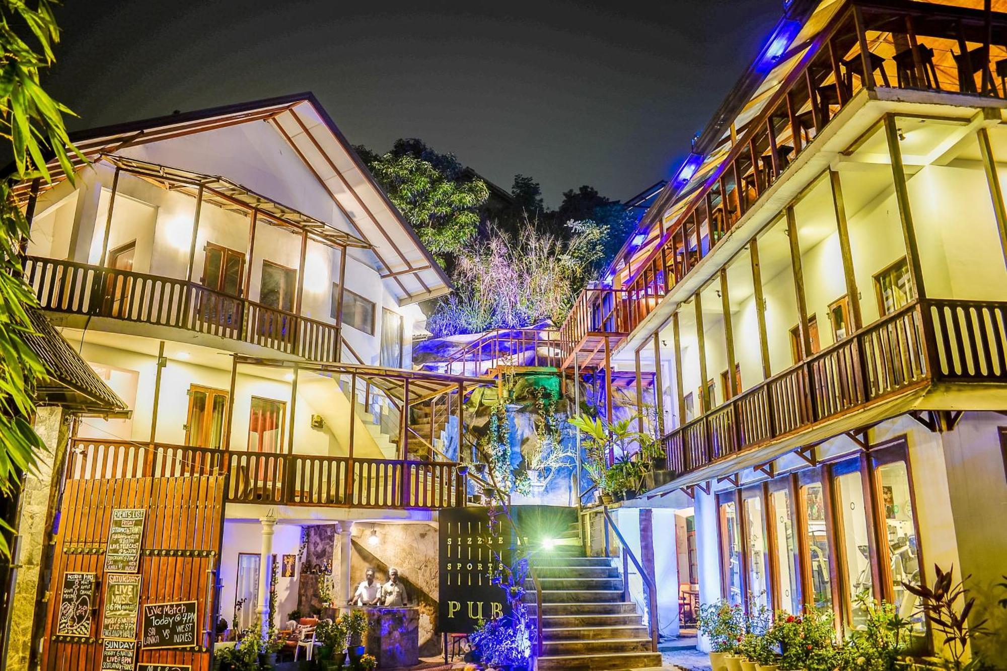 Hotel Sunray Канди Екстериор снимка