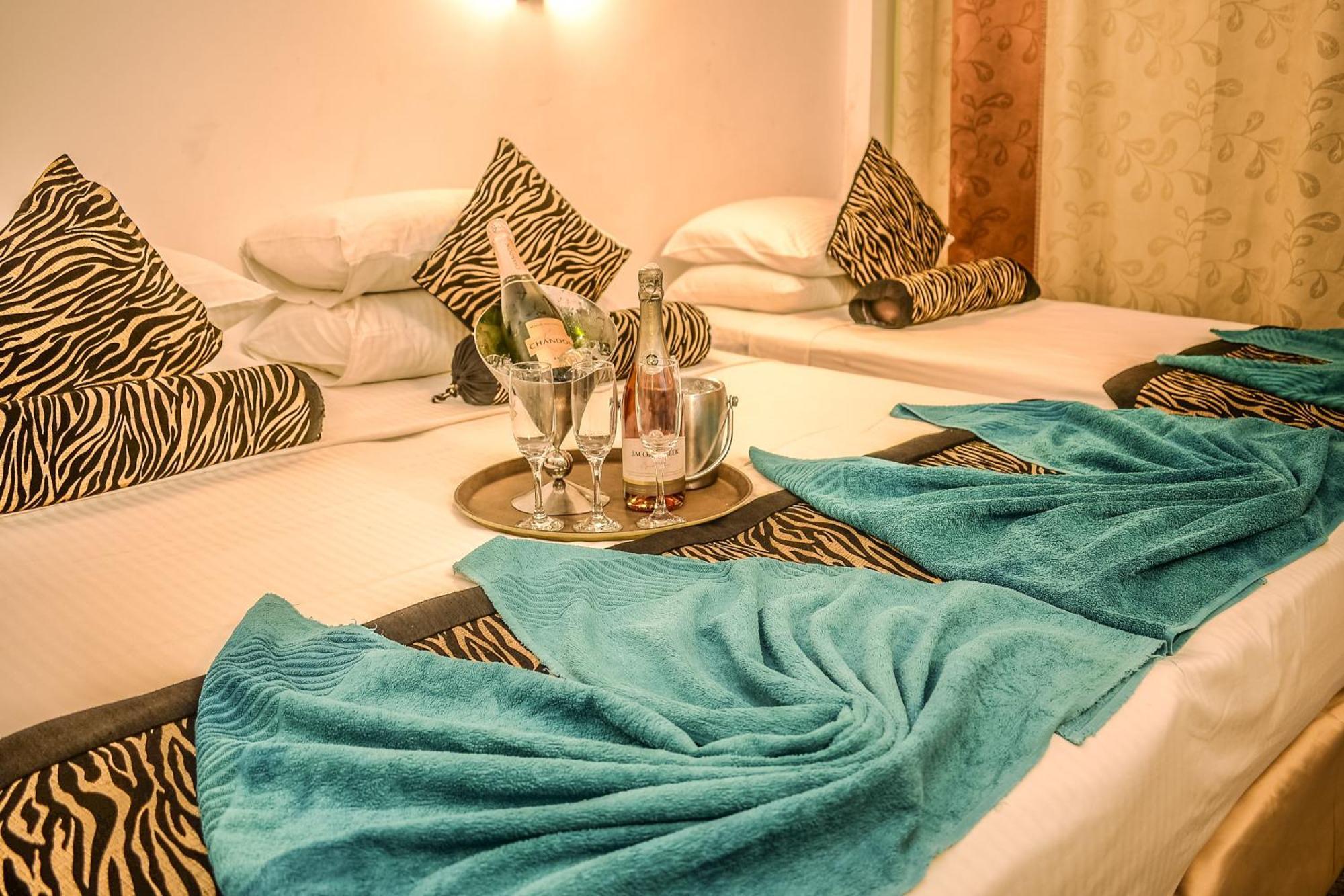 Hotel Sunray Канди Екстериор снимка