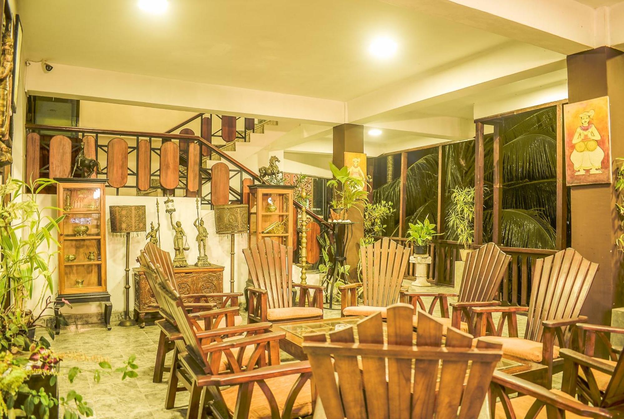 Hotel Sunray Канди Екстериор снимка